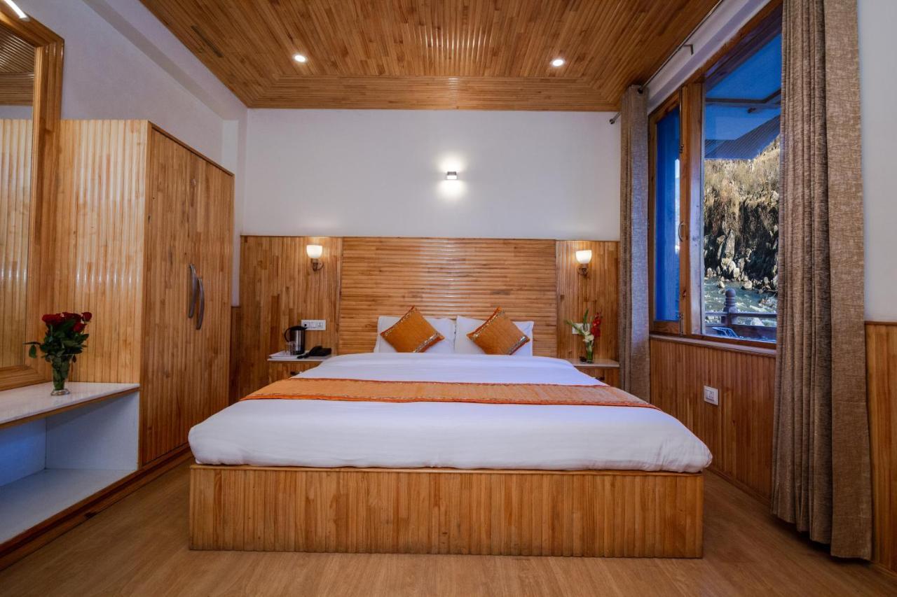 Vaibhav Regency Hotel Manali  Exterior photo